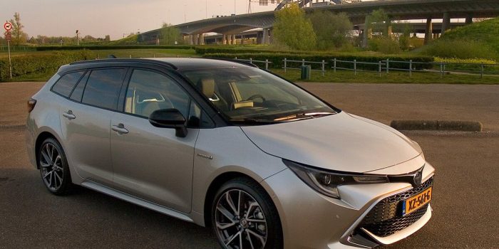 Autotest: Toyota Corolla Touring Sports 2.0 Hybrid Premium Automaat